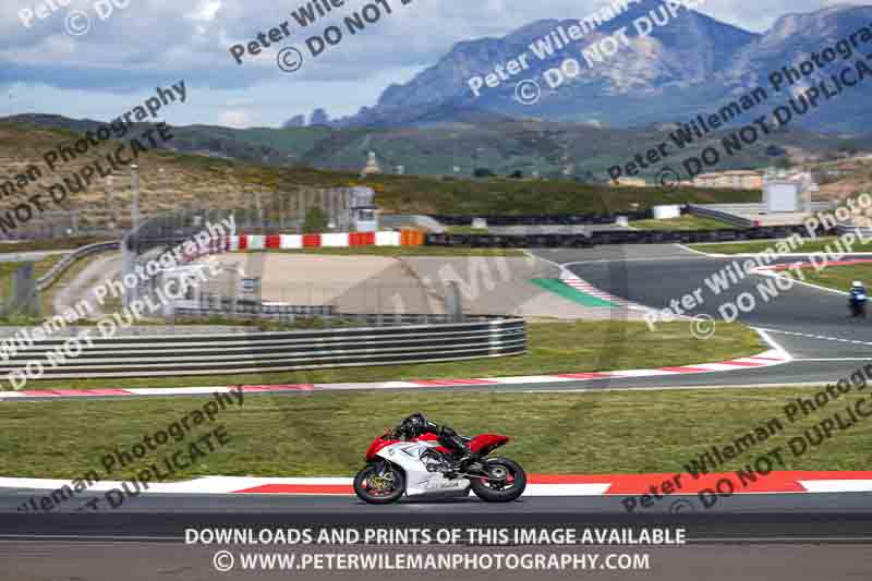 cadwell no limits trackday;cadwell park;cadwell park photographs;cadwell trackday photographs;enduro digital images;event digital images;eventdigitalimages;navarra;no limits trackdays;peter wileman photography;racing digital images;trackday digital images;trackday photos